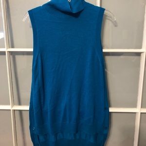 Limited blue tank sweater